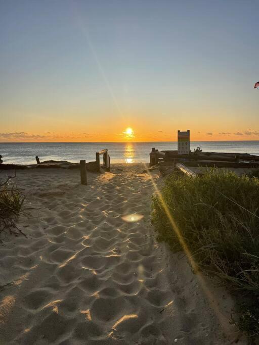 Beach House On Stockton Beach, Newcastleヴィラ エクステリア 写真