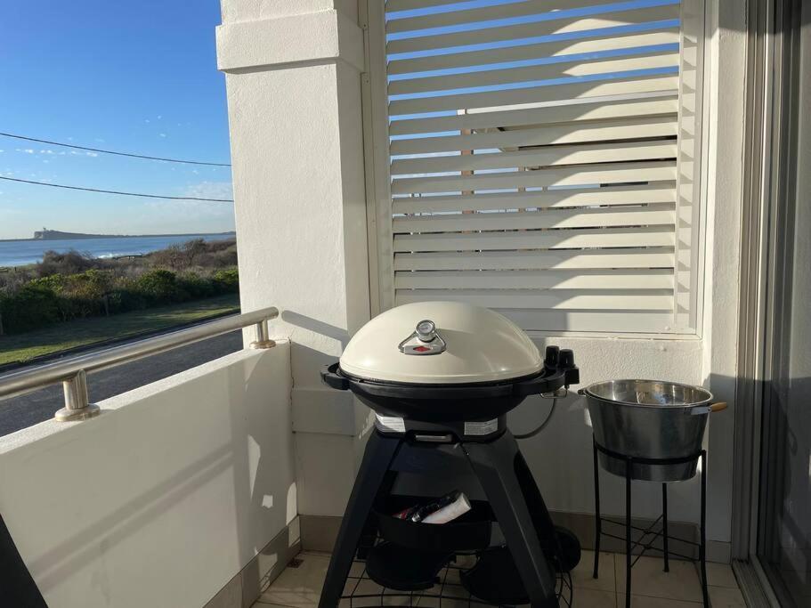 Beach House On Stockton Beach, Newcastleヴィラ エクステリア 写真